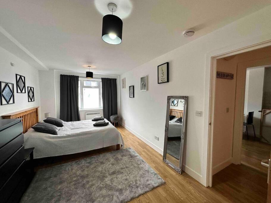 Апартаменты Bright And Cosy 1 Bed Flat Next To Tower Bridge Лондон Экстерьер фото