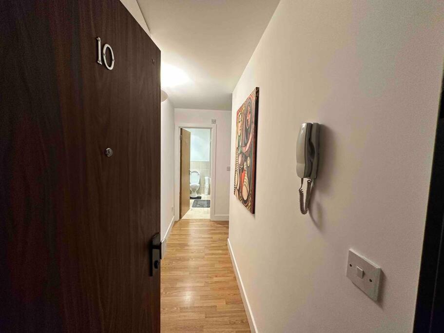 Апартаменты Bright And Cosy 1 Bed Flat Next To Tower Bridge Лондон Экстерьер фото
